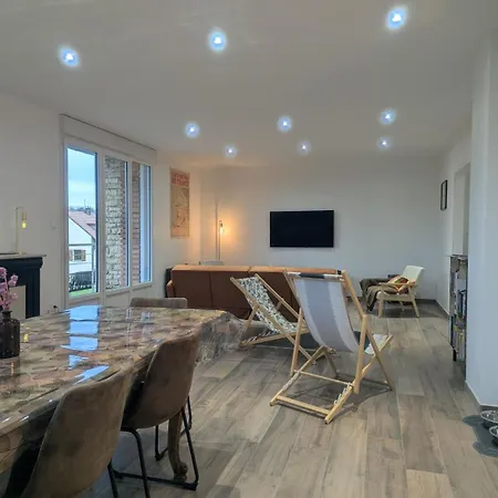Les Champs Dessus Holiday home *